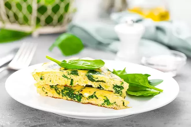 Omelette with herbs on a carbohydrate-free diet
